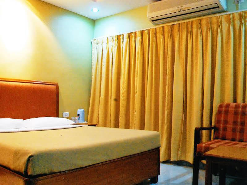 The Chakrie Residency Hotel Tirupati Exteriör bild