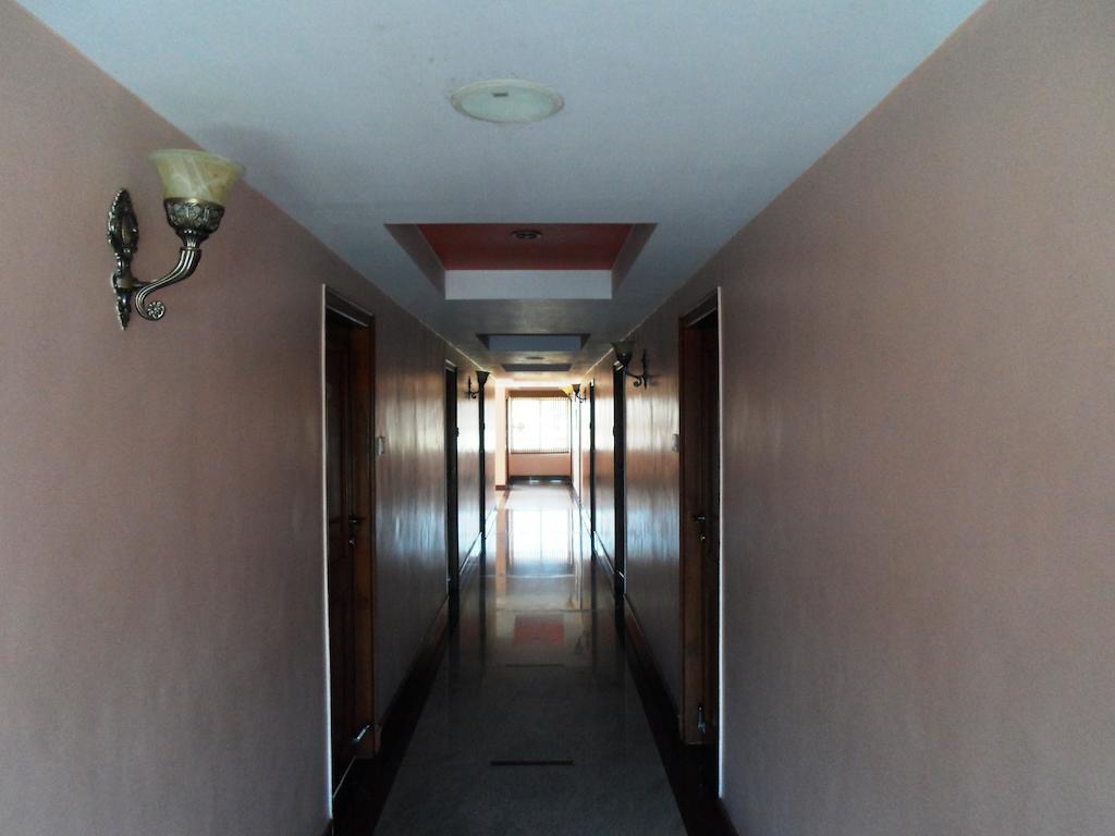 The Chakrie Residency Hotel Tirupati Exteriör bild