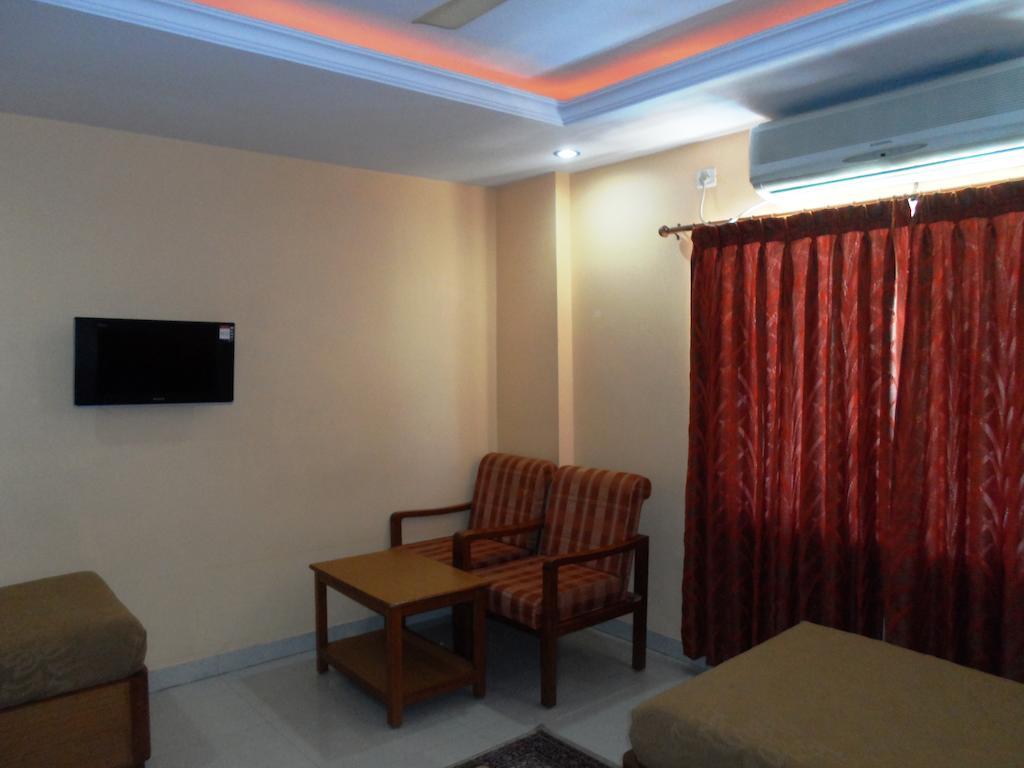 The Chakrie Residency Hotel Tirupati Exteriör bild