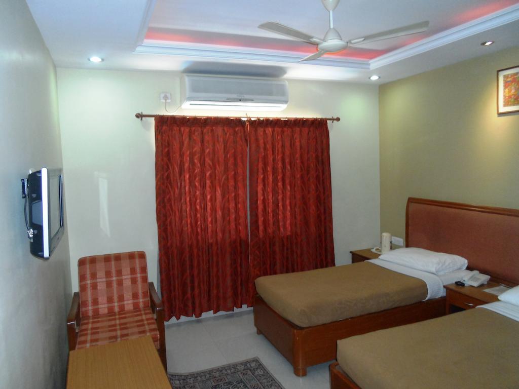 The Chakrie Residency Hotel Tirupati Exteriör bild