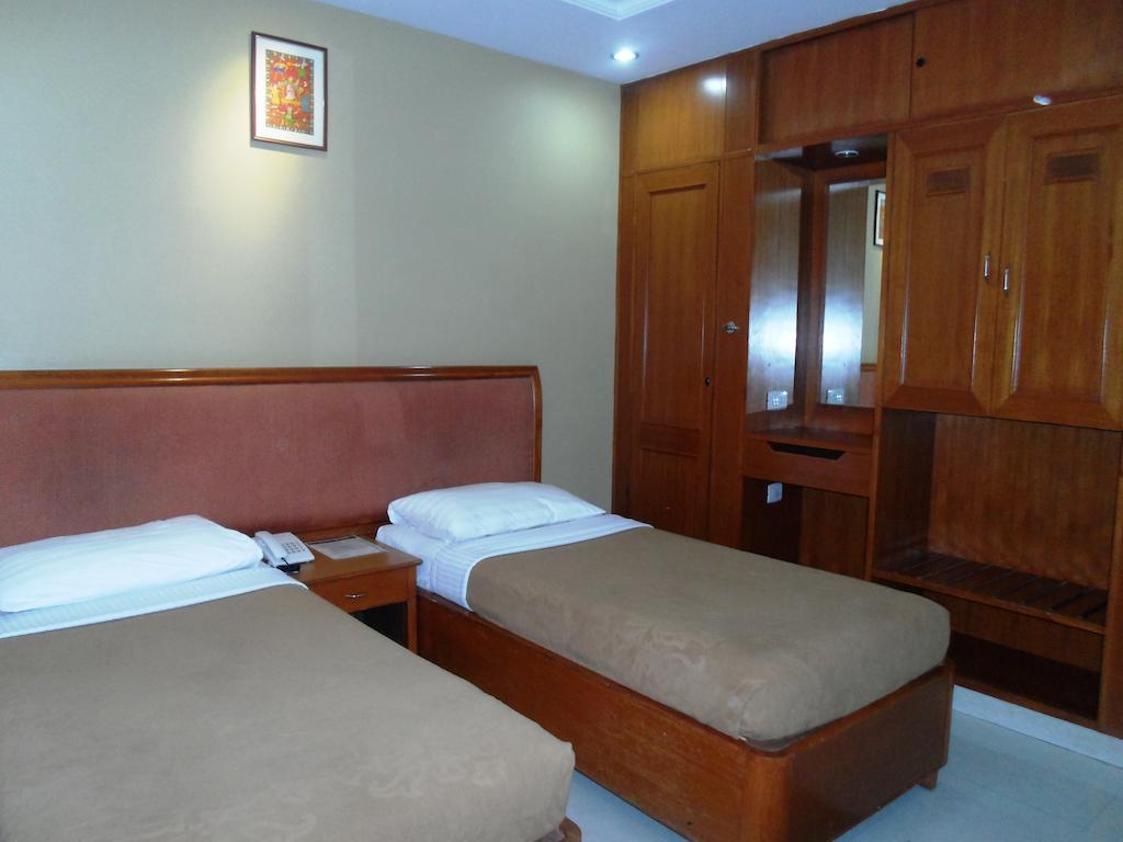 The Chakrie Residency Hotel Tirupati Exteriör bild