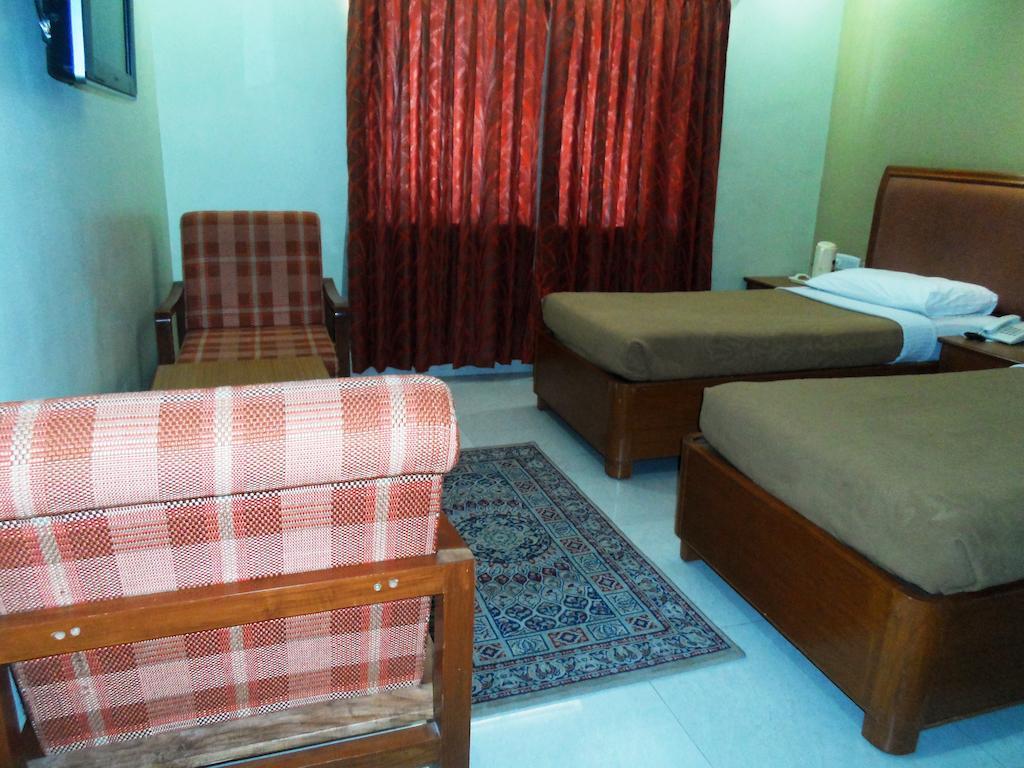 The Chakrie Residency Hotel Tirupati Exteriör bild