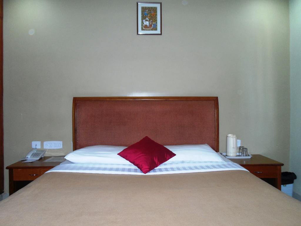 The Chakrie Residency Hotel Tirupati Exteriör bild