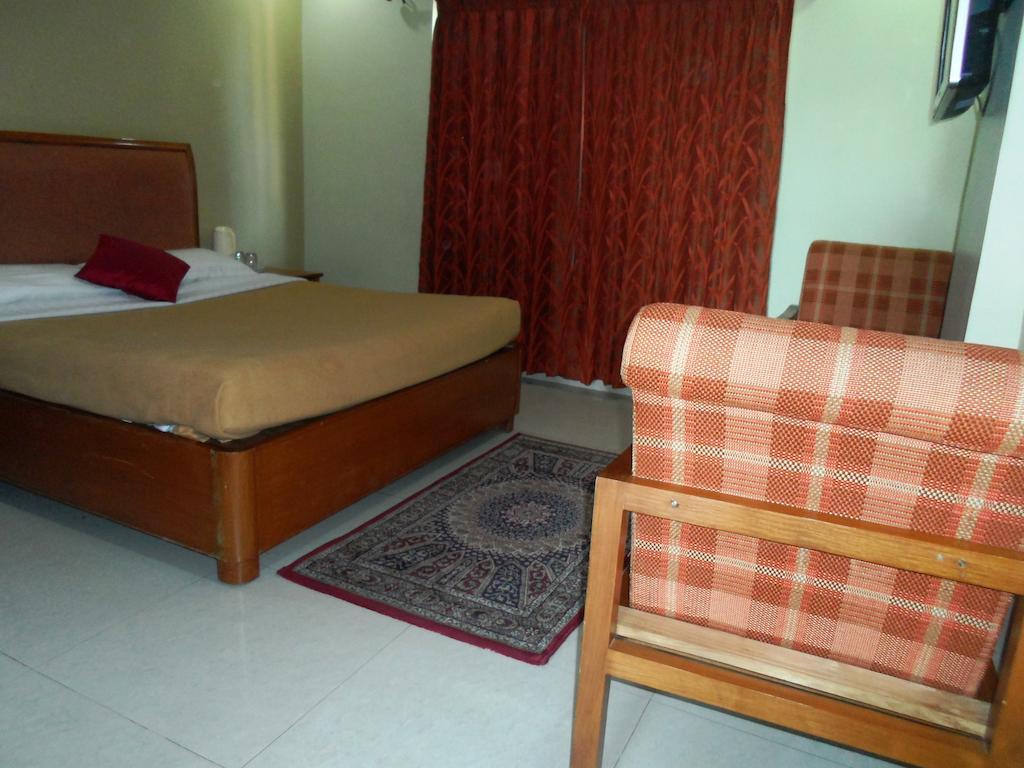 The Chakrie Residency Hotel Tirupati Exteriör bild