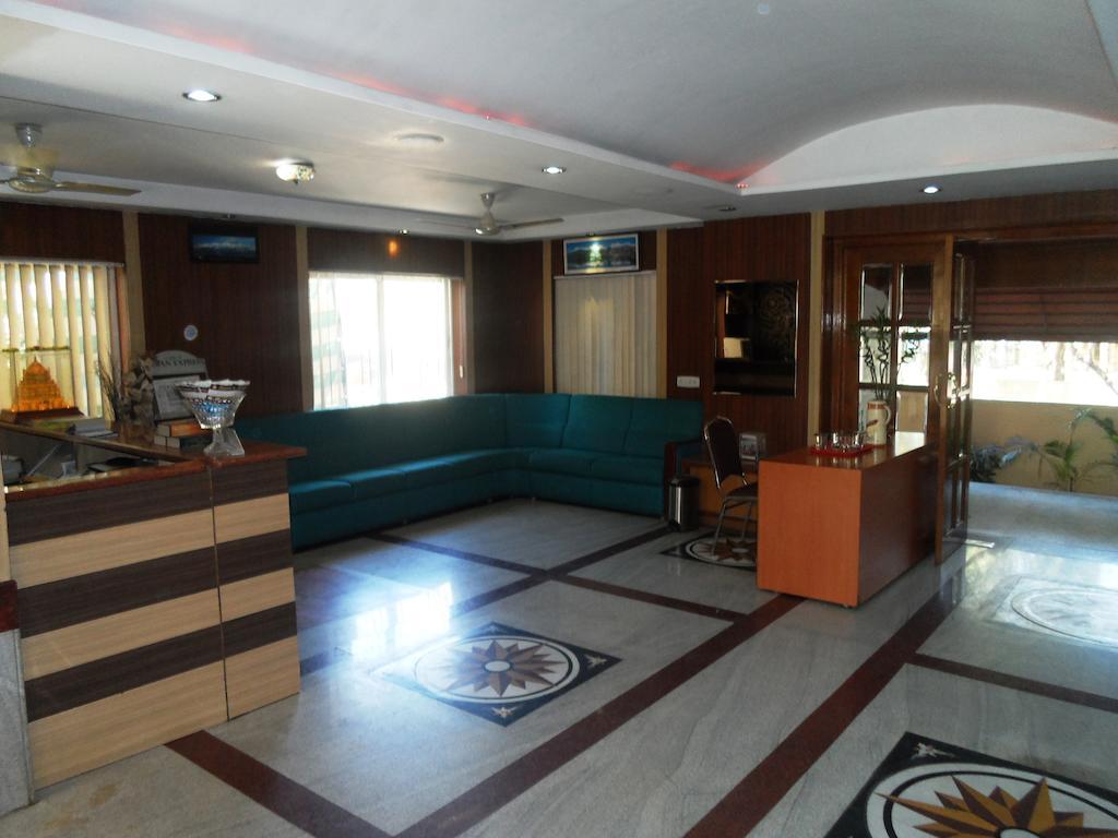 The Chakrie Residency Hotel Tirupati Exteriör bild